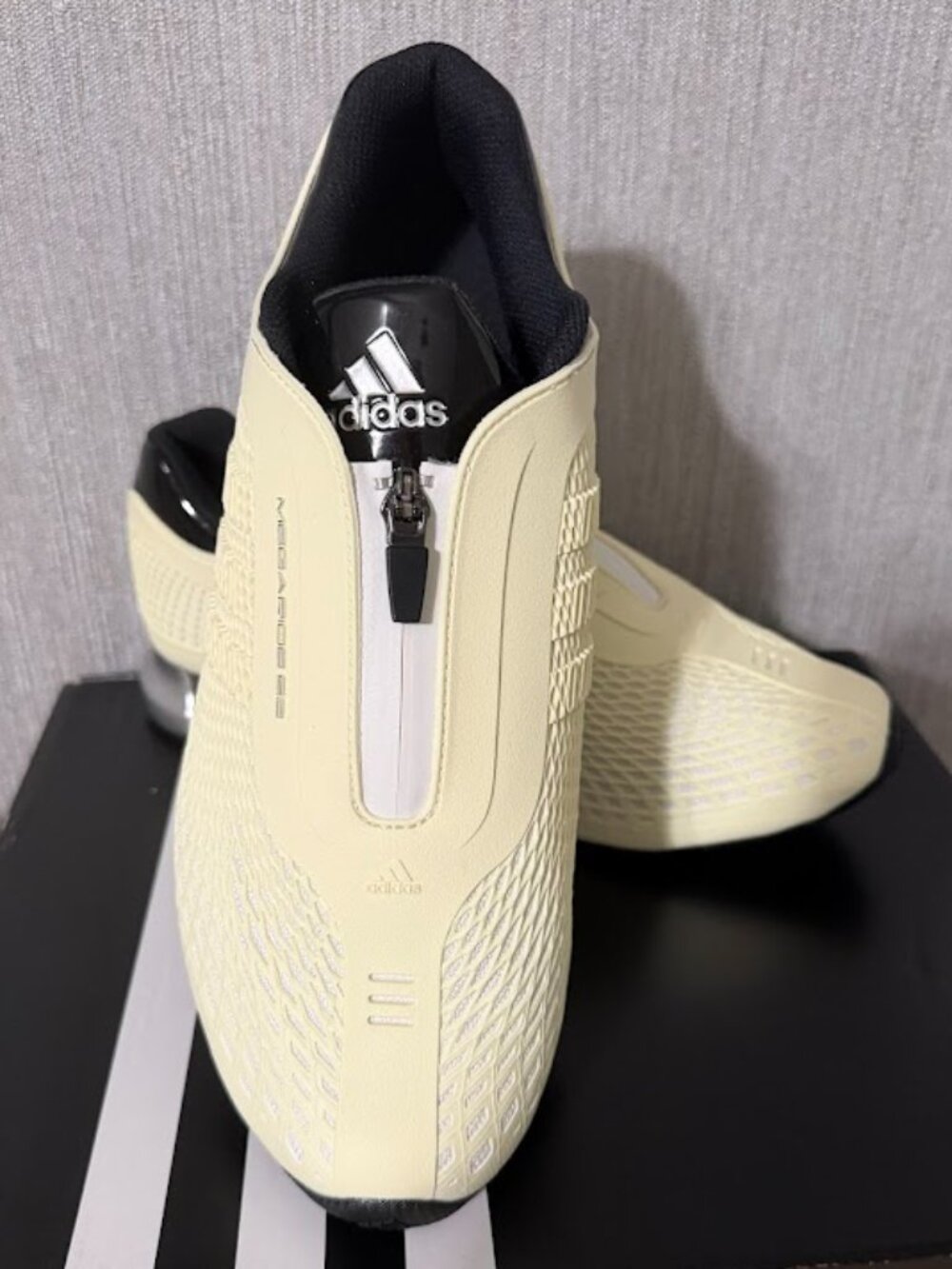 Adidas Megaride S2 Sneakers Size 9 Men Cream Zip Athletic Shoes JR0902